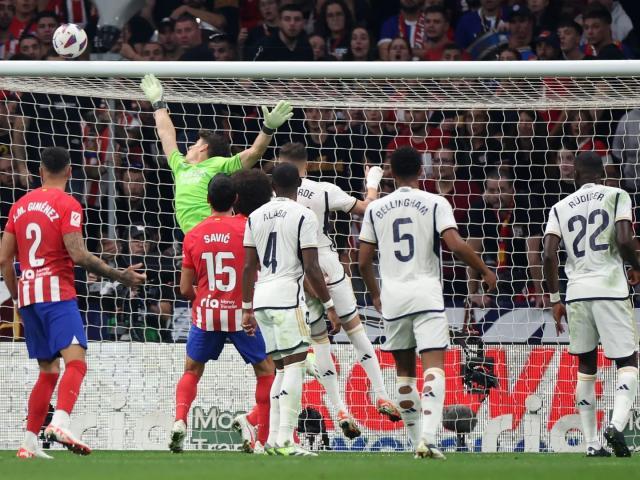 bob半岛体育-德比溃败防线全员挨批 西媒：皇马后防缺少领袖