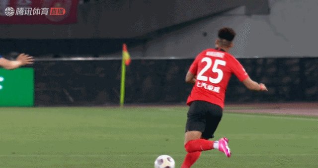 bob半岛体育官方网站-中超连续2轮3次上演功夫废人 买提江都成了惯犯？